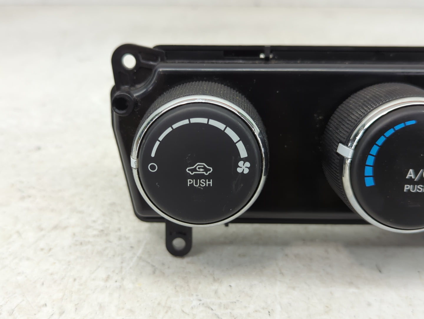 2011-2017 Jeep Patriot Climate Control Module Temperature AC/Heater Replacement P/N:P55111278AF Fits OEM Used Auto Parts - O
