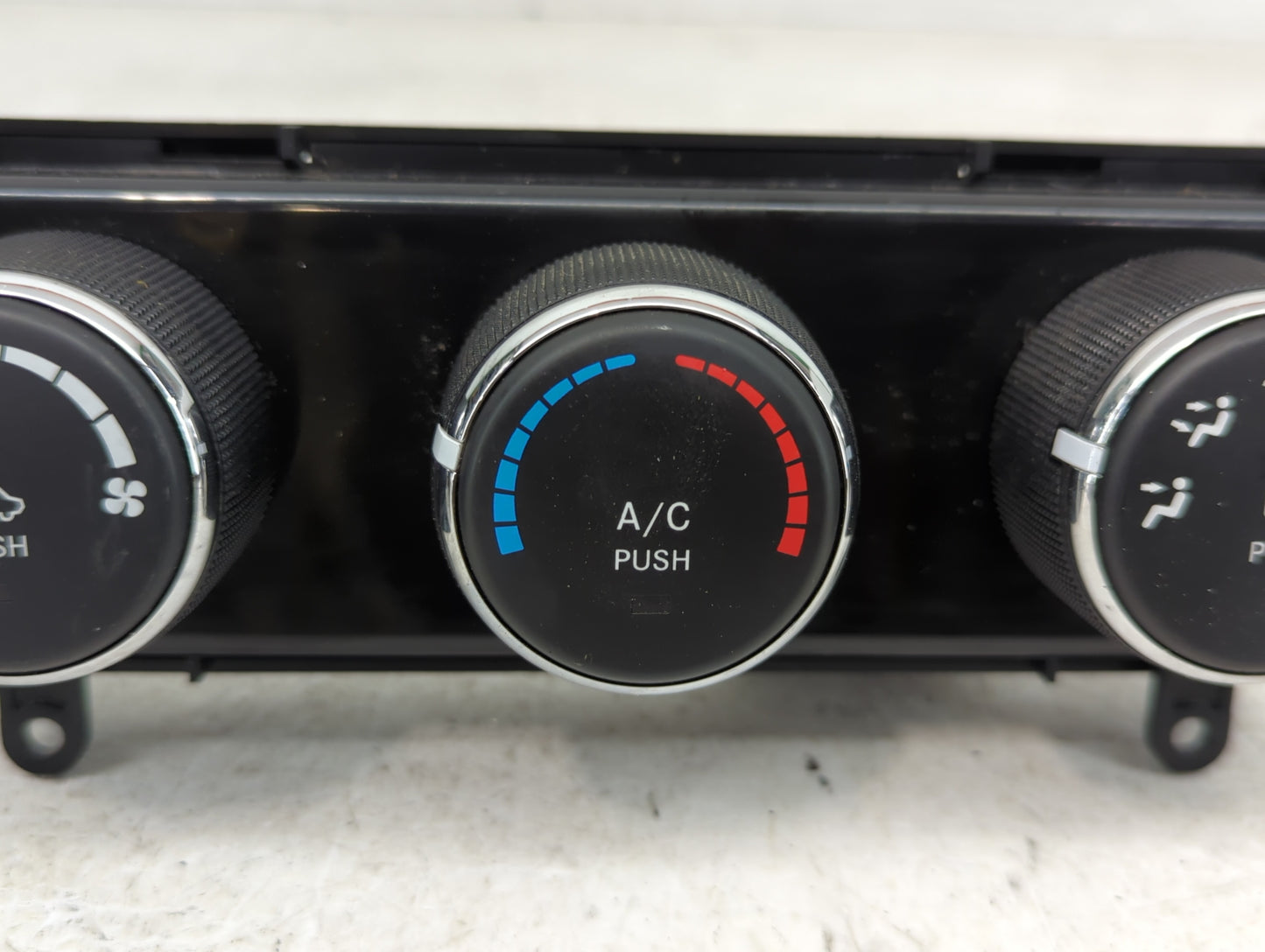 2011-2017 Jeep Patriot Climate Control Module Temperature AC/Heater Replacement P/N:P55111278AF Fits OEM Used Auto Parts - O