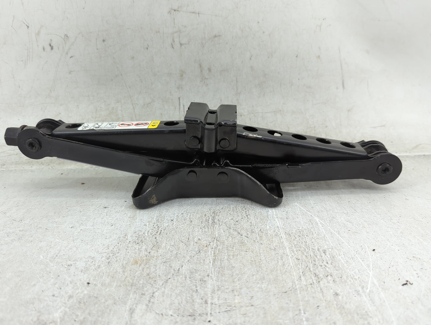 2015 Jeep Patriot Spare Scissor Car Jack 1431838 - Oemusedautoparts1.com
