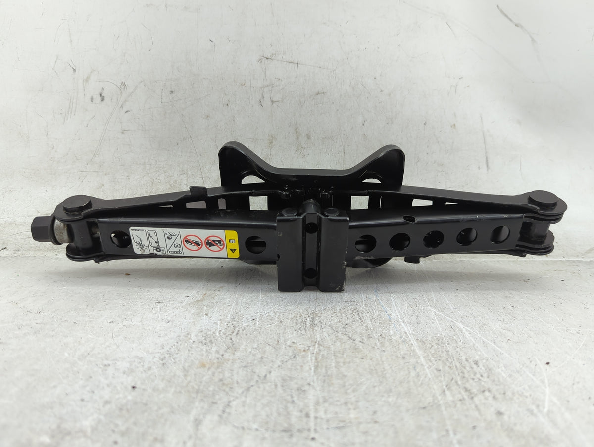 2015 Jeep Patriot Spare Scissor Car Jack 1431838 - Oemusedautoparts1.com
