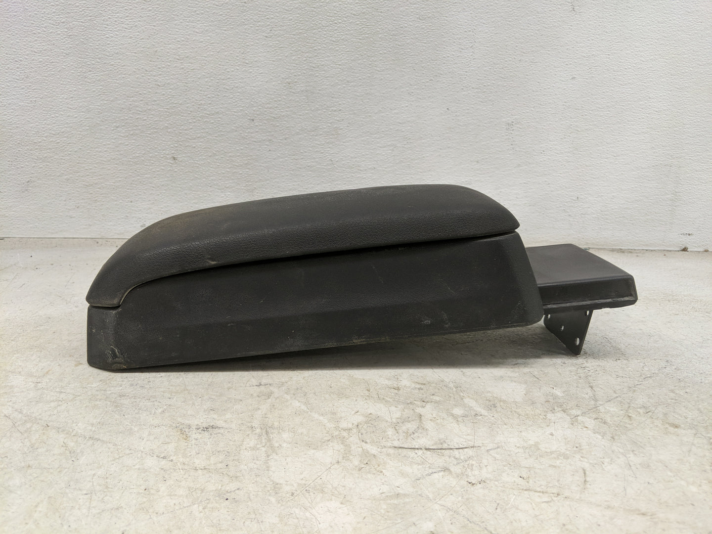 2015 Jeep Patriot Center Console Armrest Cover Lid Fits OEM Used Auto Parts - Oemusedautoparts1.com