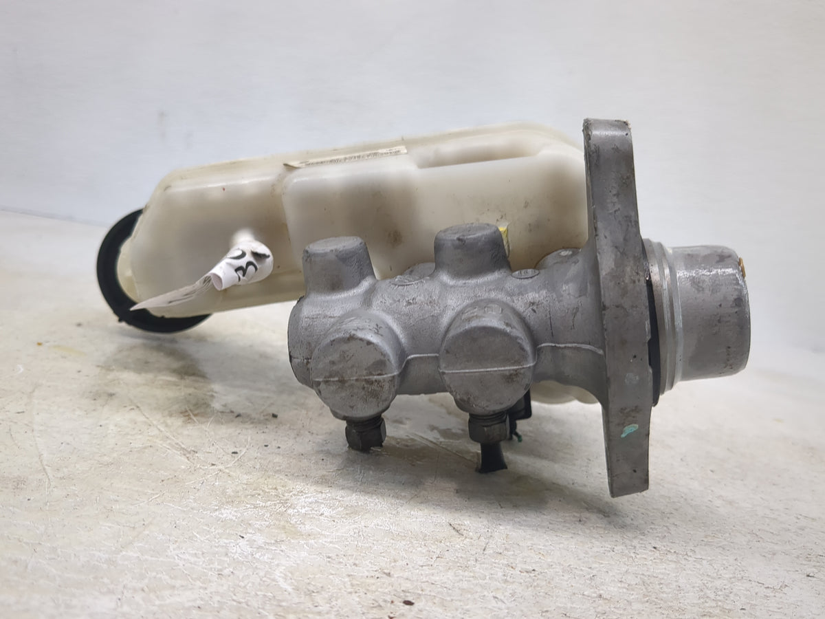 2007-2017 Jeep Patriot Brake Master Cylinder 1509303 - Oemusedautoparts1.com