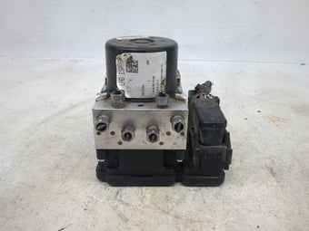 compare product 2014-2017 Jeep Patriot Anti-Lock Brake ABS Pump Module Actuator OEM P/N:P52125705AA 25212-2177-A Fits Fits 2014 2015 2016 2017 OEM Used Auto Parts