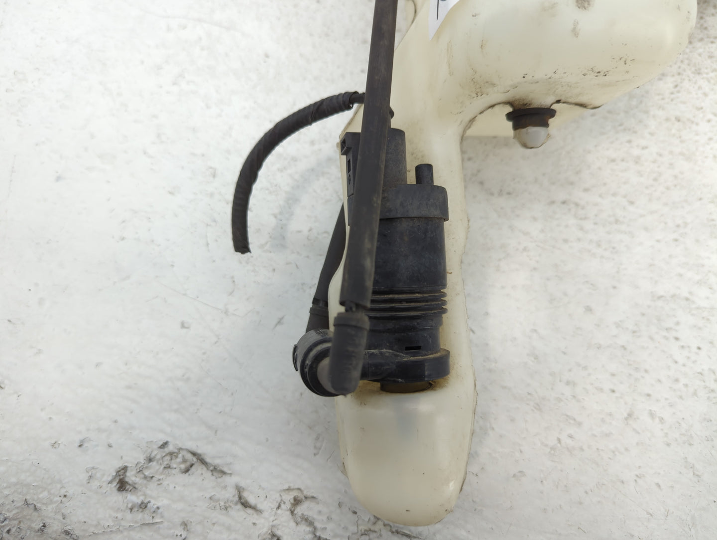 2007-2017 Jeep Patriot Windshield Washer Fluid Reservoir Bottle Oem - Oemusedautoparts1.com
