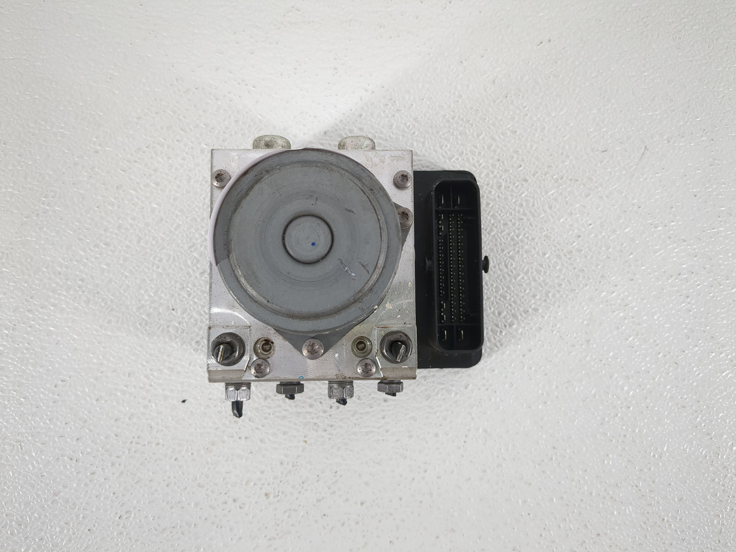 2015 Jeep Renegade ABS Pump Control Module Replacement P/N:52029708 Fits OEM Used Auto Parts - Oemusedautoparts1.com