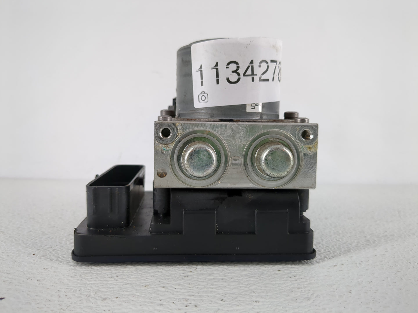 2015 Jeep Renegade ABS Pump Control Module Replacement P/N:52029708 Fits OEM Used Auto Parts - Oemusedautoparts1.com