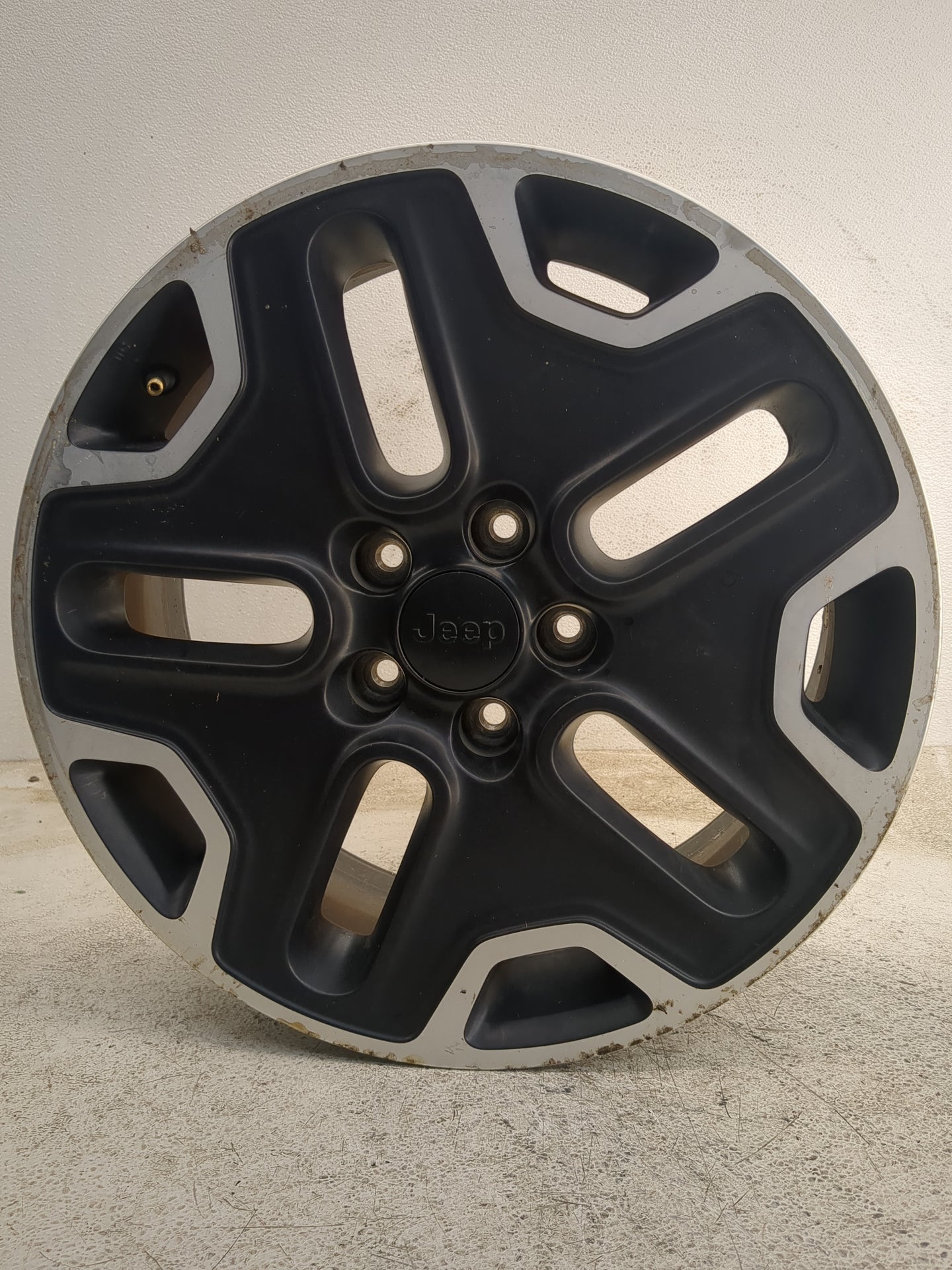 2015-2017 Jeep Renegade Oem Wheel Rim - Oemusedautoparts1.com