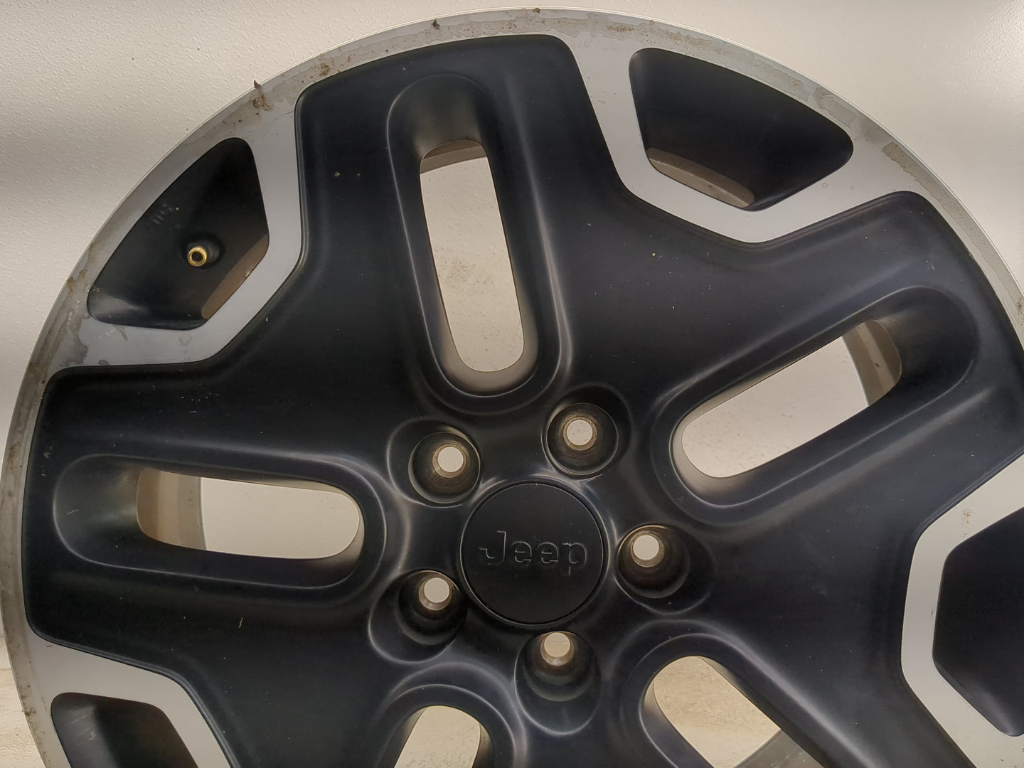 2015-2017 Jeep Renegade Oem Wheel Rim - Oemusedautoparts1.com