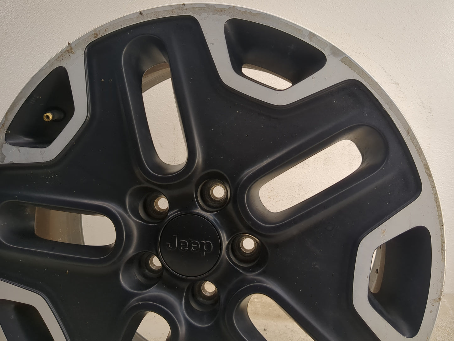 2015-2017 Jeep Renegade Oem Wheel Rim - Oemusedautoparts1.com