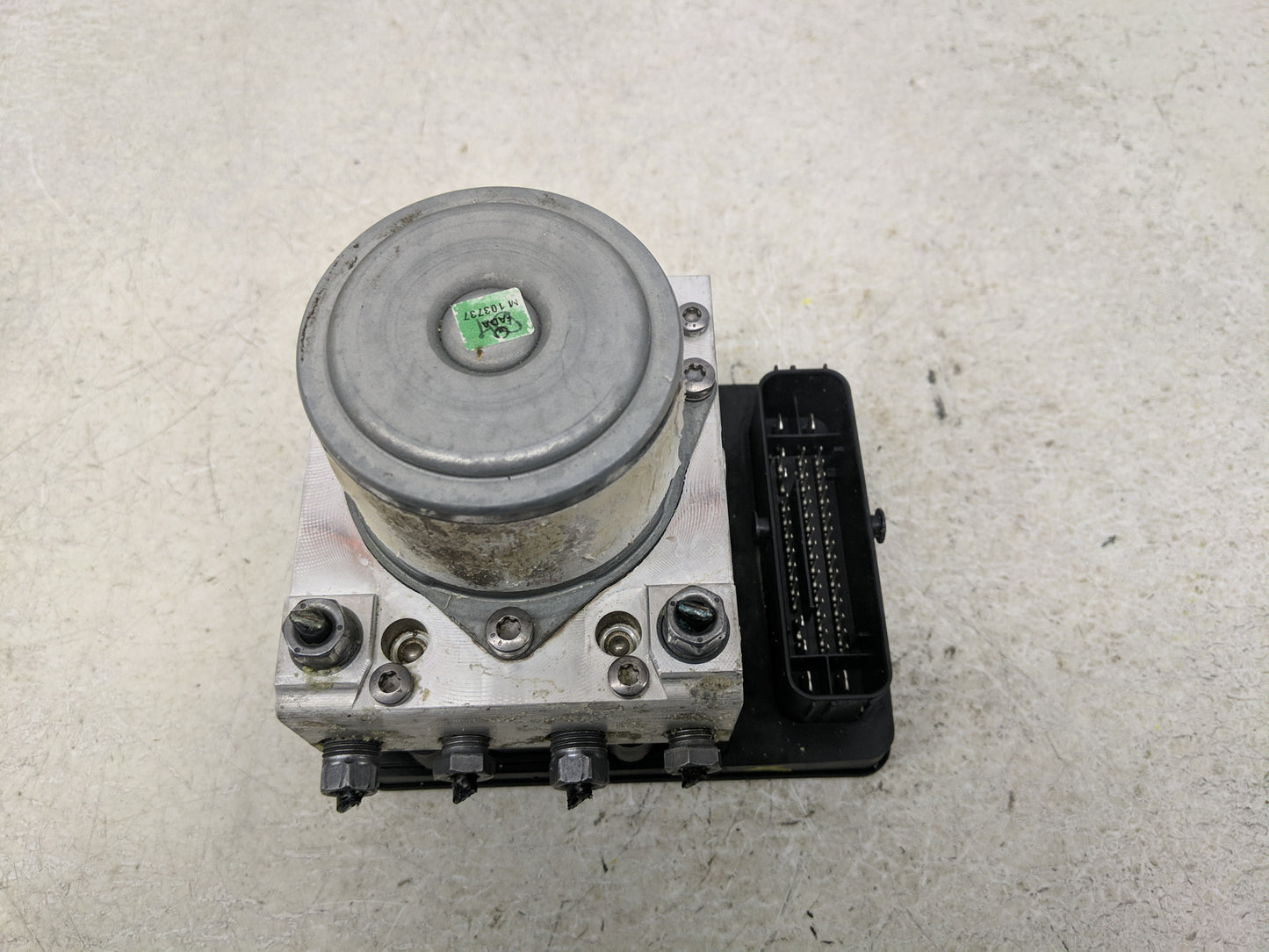 2015-2017 Jeep Renegade ABS Pump Control Module Replacement P/N:52022986 Fits Fits 2015 2016 2017 OEM Used Auto Parts - Oemu