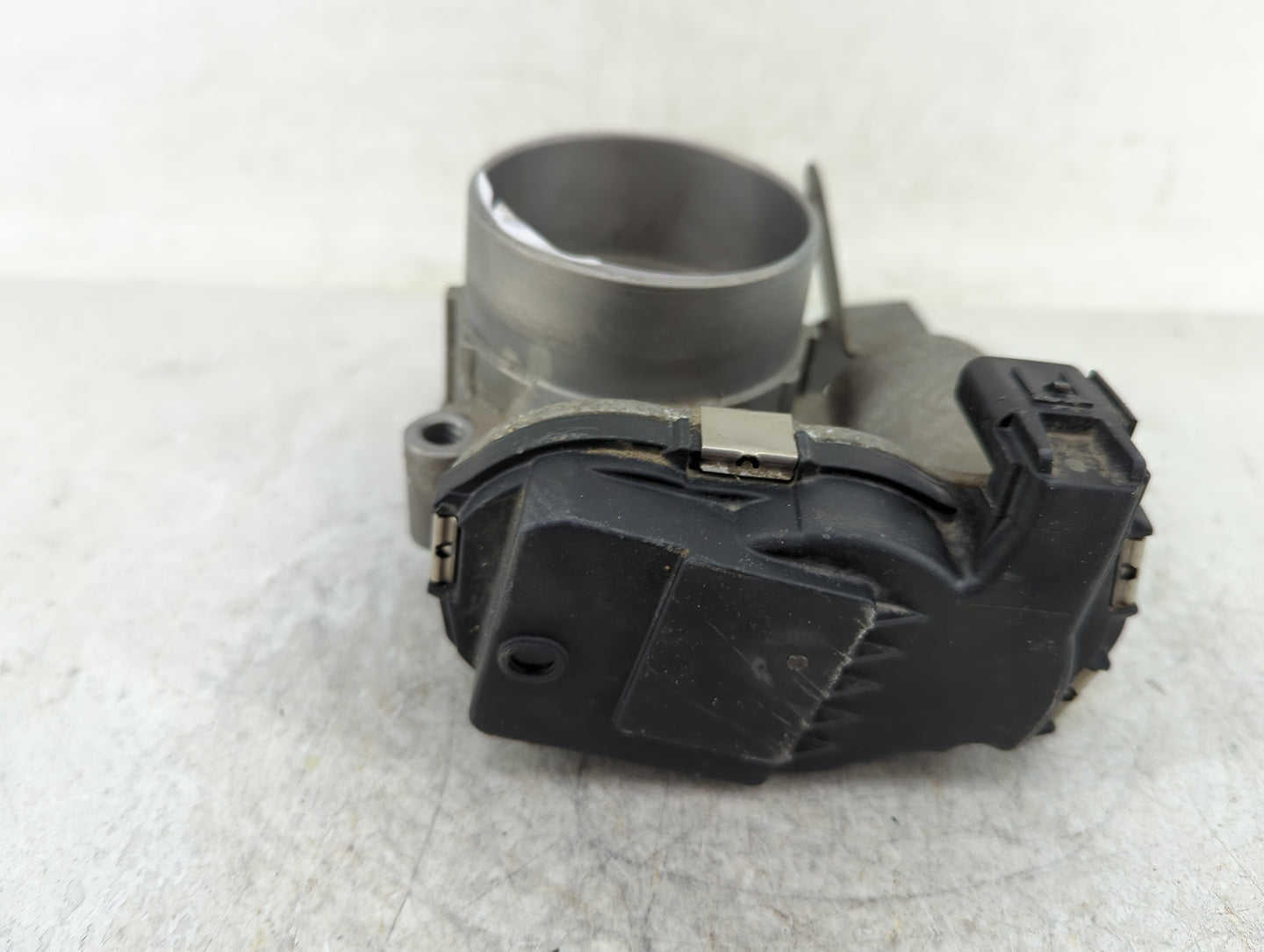 2015-2021 Jeep Renegade Throttle Body P/N:04891970AB Fits Fits 2014 2015 2016 2017 2018 2019 2020 2021 2022 OEM Used Auto Pa