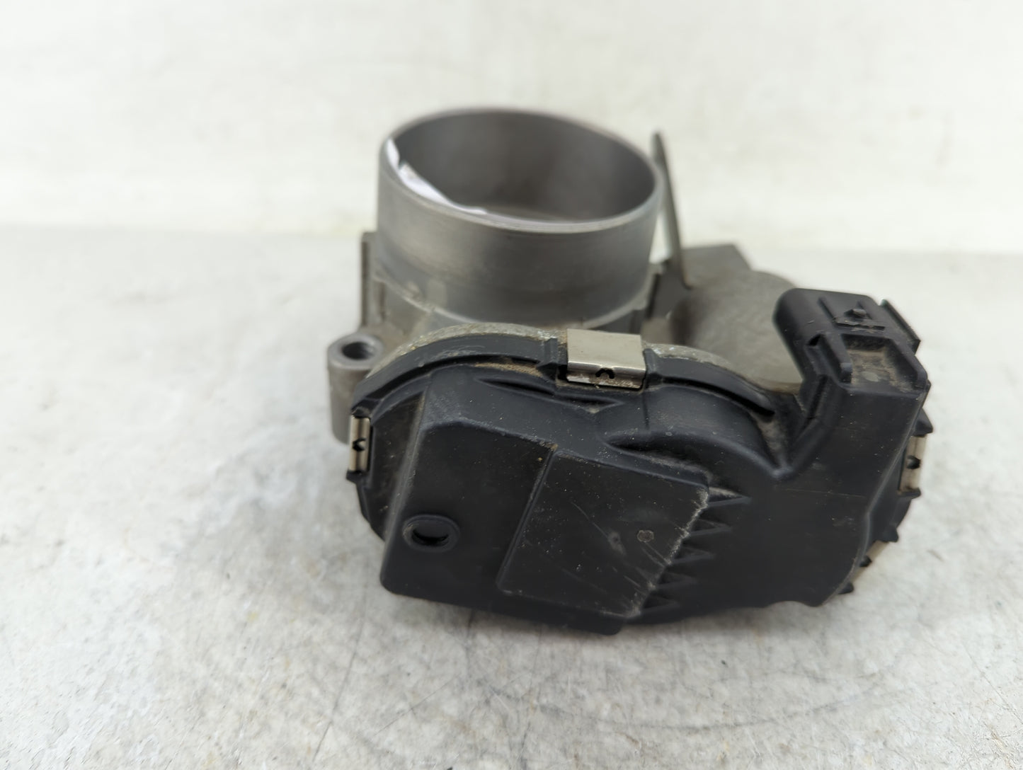 2015-2021 Jeep Renegade Throttle Body P/N:04891970AB Fits Fits 2014 2015 2016 2017 2018 2019 2020 2021 2022 OEM Used Auto Pa