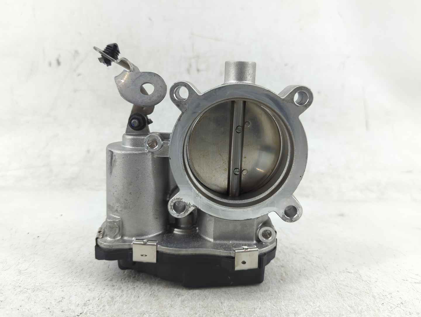 2015-2018 Jeep Renegade Throttle Body P/N:04891970AD Fits Fits 2015 2016 2017 2018 OEM Used Auto Parts - Oemusedautoparts1.c