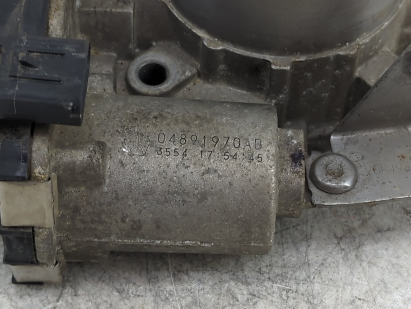 2015-2021 Jeep Renegade Throttle Body P/N:04891970AB Fits Fits 2014 2015 2016 2017 2018 2019 2020 2021 2022 OEM Used Auto Pa