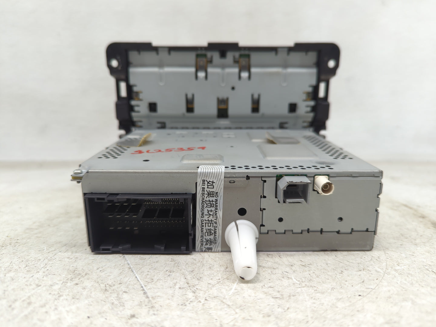2015-2016 Jeep Renegade Radio AM FM Cd Player Receiver Replacement Fits Fits 2015 2016 OEM Used Auto Parts - Oemusedautopart
