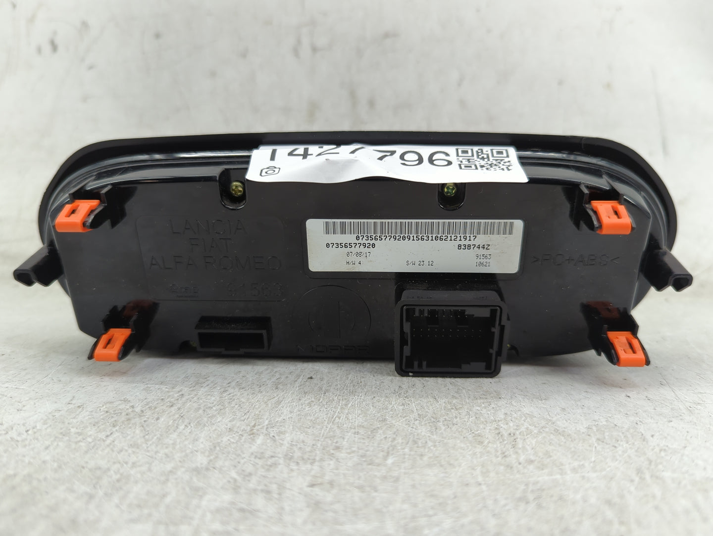 2015-2016 Jeep Renegade Climate Control Module Temperature AC/Heater Replacement P/N:07356577920 838744Z Fits Fits 2015 2016