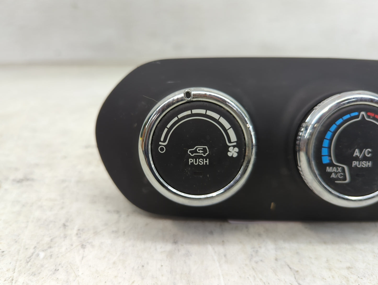 2015 Jeep Renegade Climate Control Module Temperature AC/Heater Replacement P/N:07356281060 838010Z Fits OEM Used Auto Parts