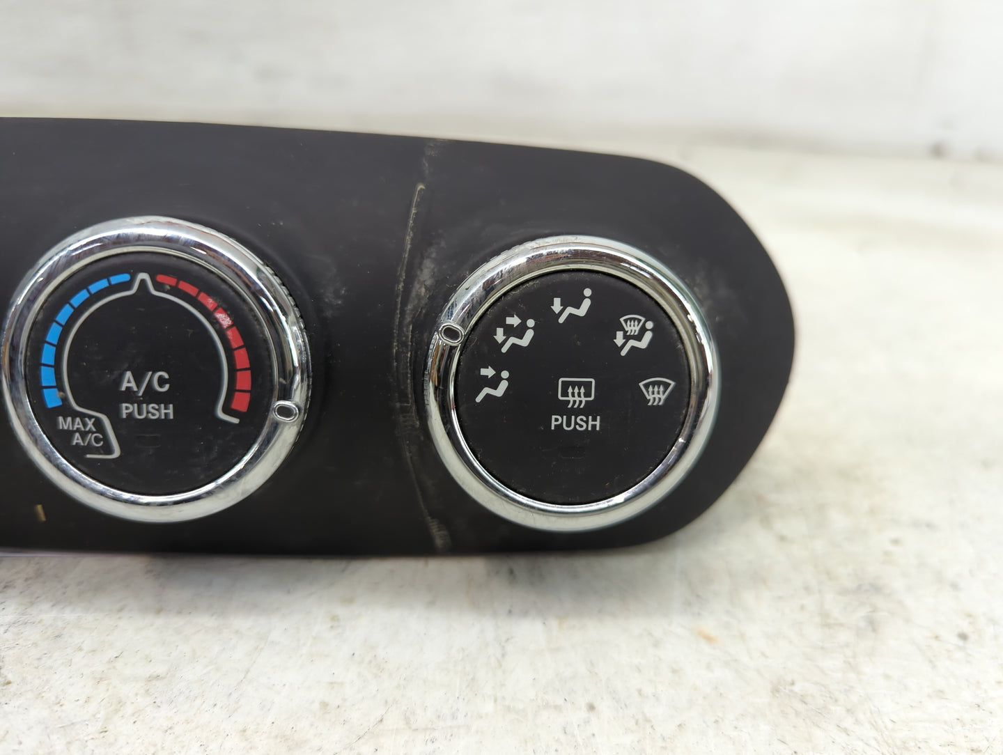 2015 Jeep Renegade Climate Control Module Temperature AC/Heater Replacement P/N:07356281060 838010Z Fits OEM Used Auto Parts