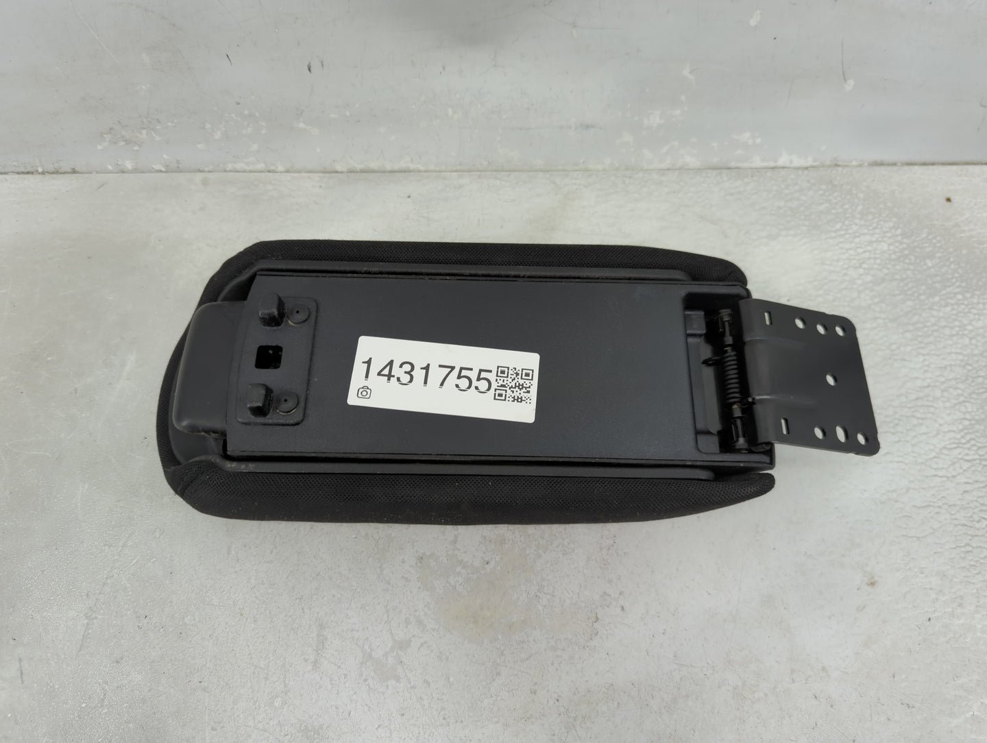 2015 Jeep Renegade Center Console Armrest Cover Lid Fits OEM Used Auto Parts - Oemusedautoparts1.com