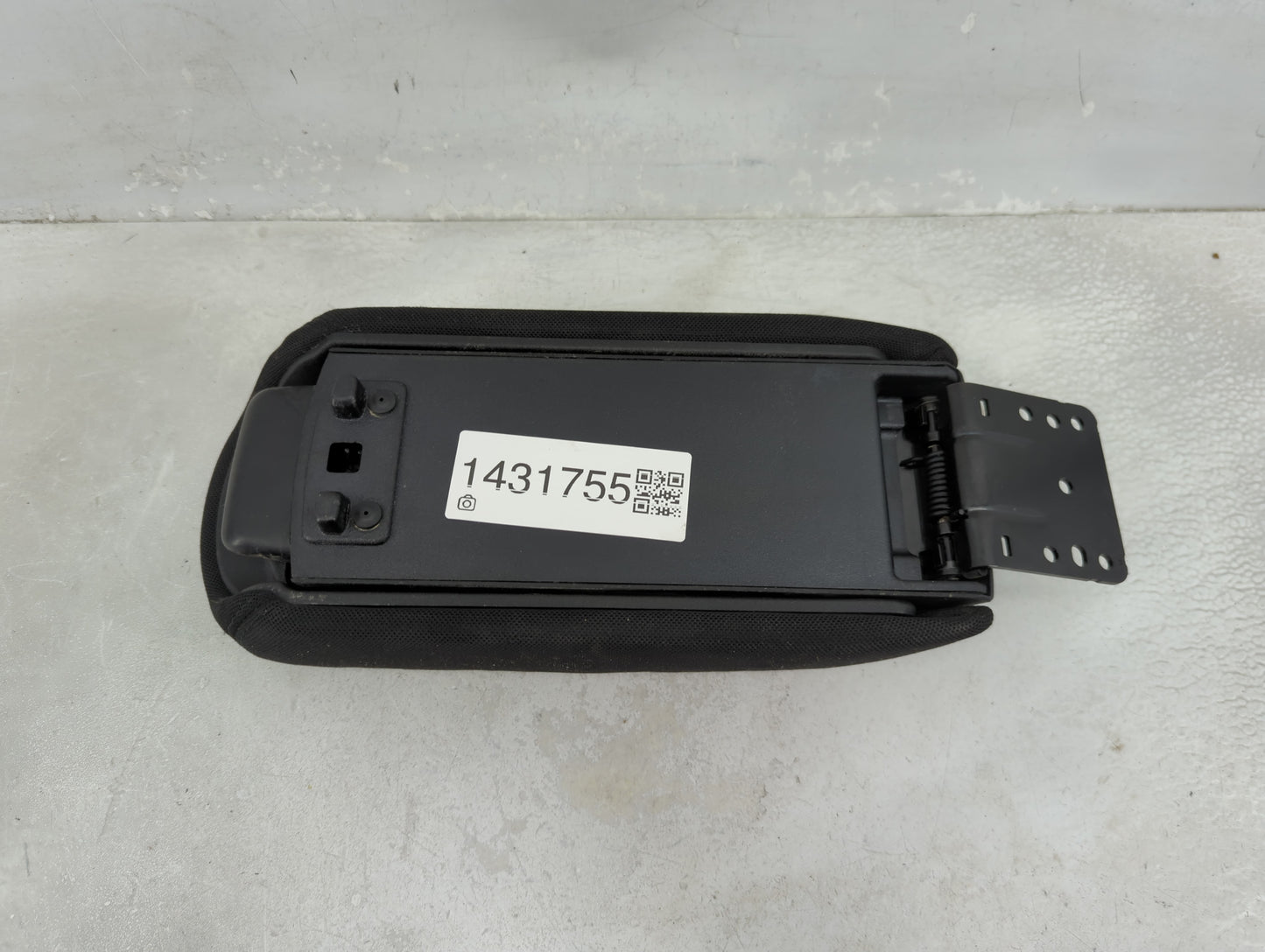 2015 Jeep Renegade Center Console Armrest Cover Lid Fits OEM Used Auto Parts - Oemusedautoparts1.com