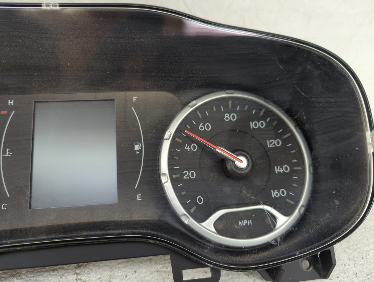 2015-2017 Jeep Renegade Instrument Cluster Speedometer Gauges P/N:735625924 735625927 Fits Fits 2015 2016 2017 OEM Used Auto