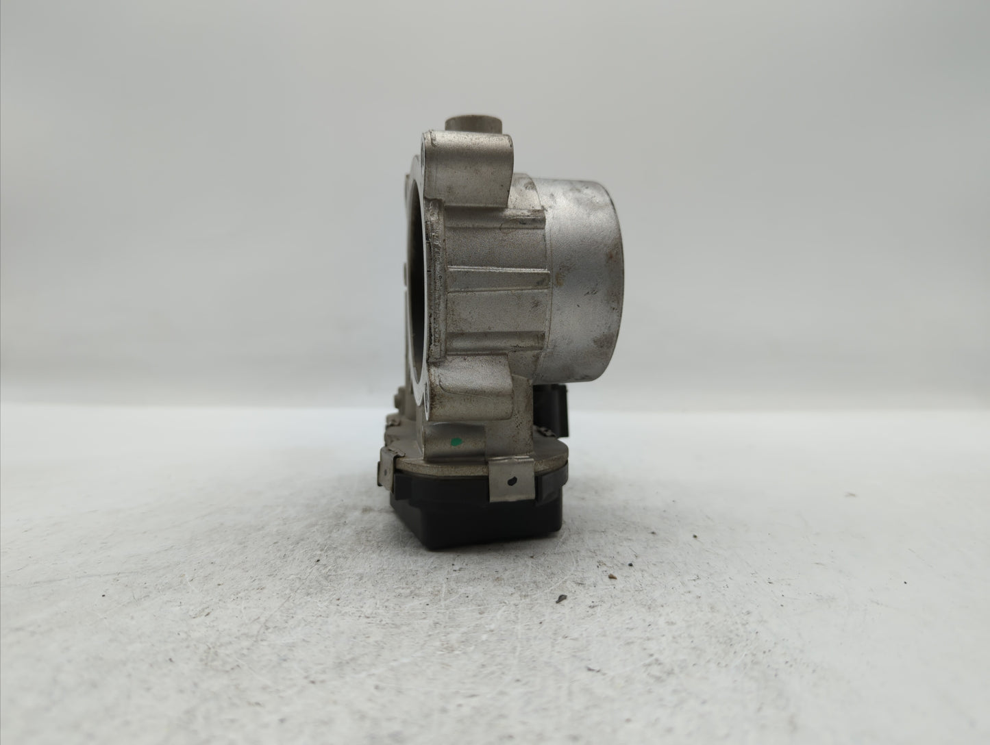 2015-2018 Jeep Renegade Throttle Body P/N:05281796AB 04891970AC, 04891970AB Fits Fits 2014 2015 2016 2017 2018 OEM Used Auto