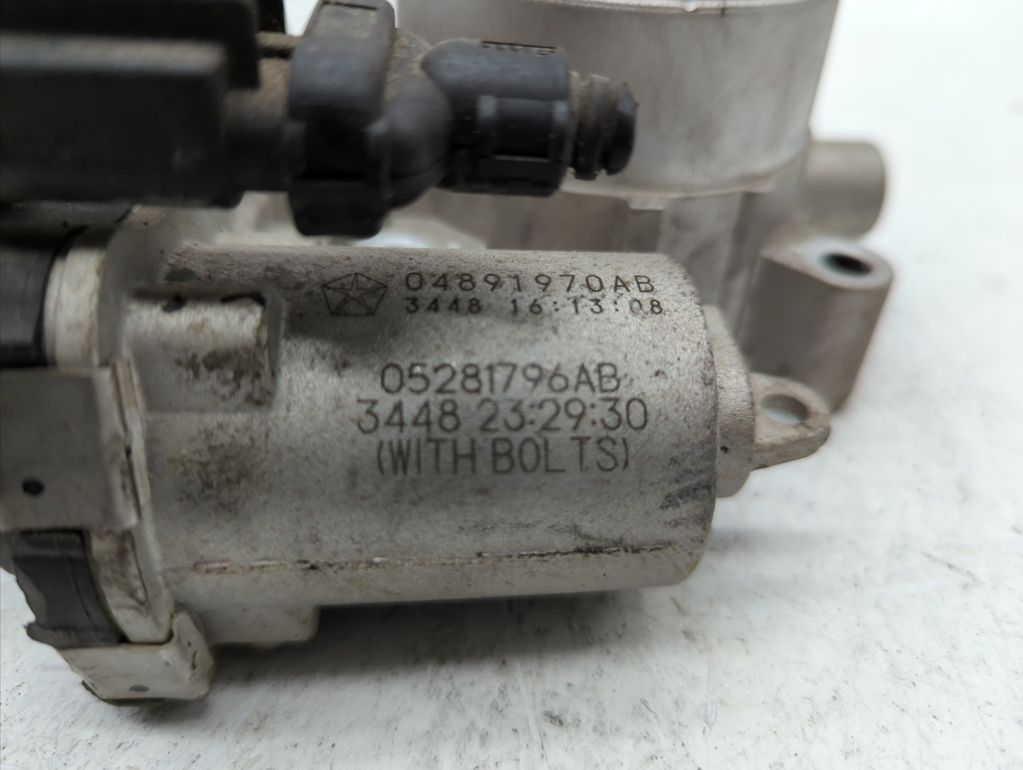 2015-2018 Jeep Renegade Throttle Body P/N:05281796AB 04891970AC, 04891970AB Fits Fits 2014 2015 2016 2017 2018 OEM Used Auto