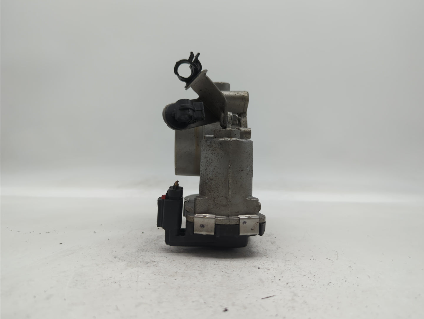 2015-2018 Jeep Renegade Throttle Body P/N:04891970AC 04891970AB Fits Fits 2014 2015 2016 2017 2018 OEM Used Auto Parts - Oem