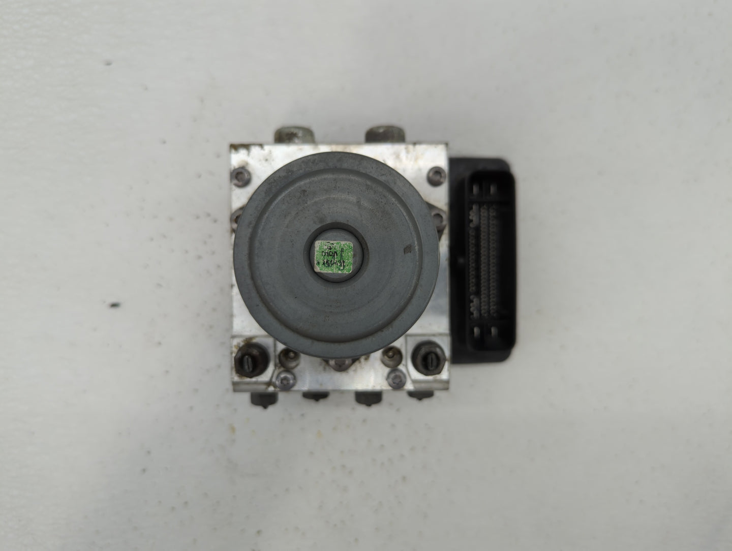 2015 Jeep Renegade ABS Pump Control Module Replacement P/N:54086932AC Fits OEM Used Auto Parts - Oemusedautoparts1.com