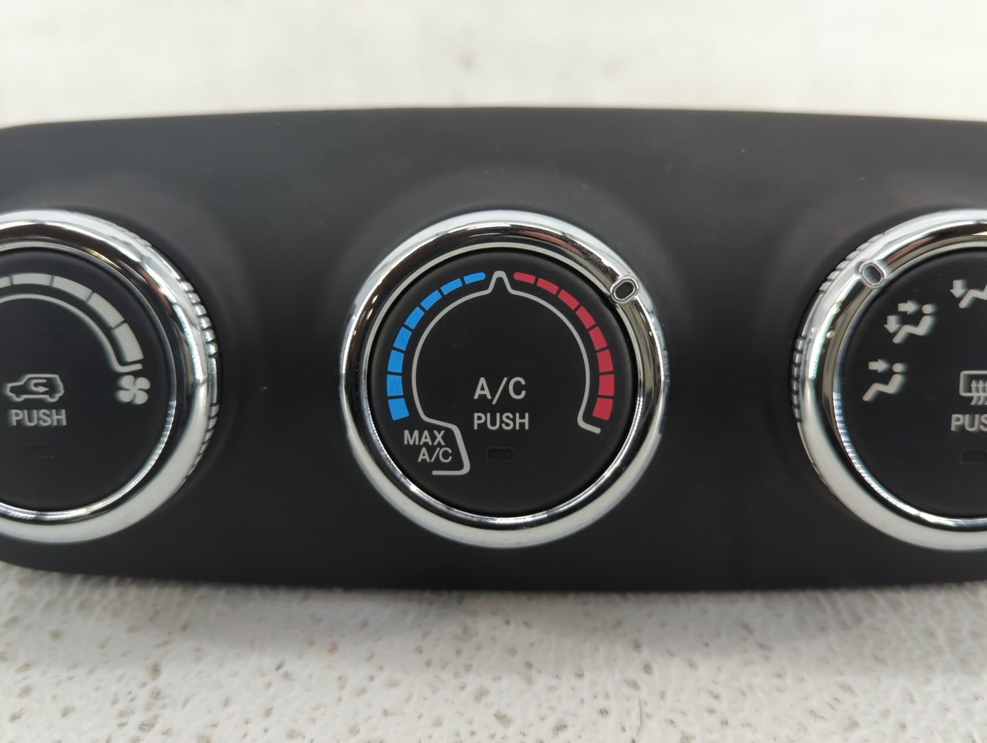 2015-2016 Jeep Renegade Climate Control Module Temperature AC/Heater Replacement P/N:735634904 Fits Fits 2015 2016 OEM Used 
