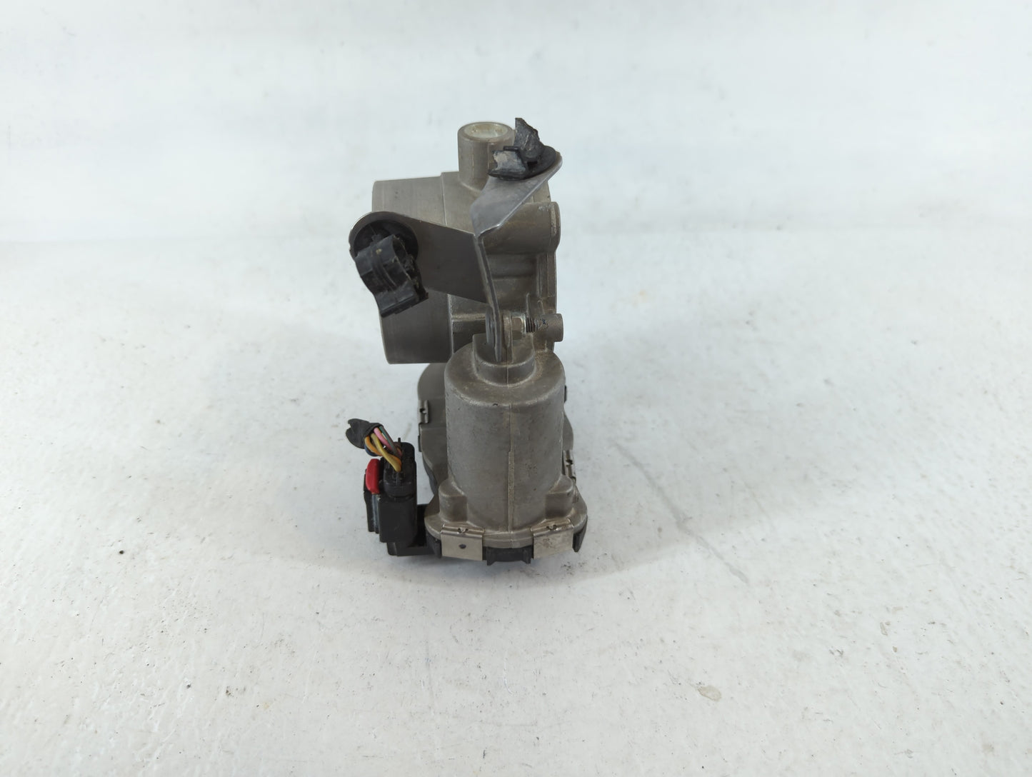 2015-2021 Jeep Renegade Throttle Body P/N:04891970AB Fits Fits 2014 2015 2016 2017 2018 2019 2020 2021 2022 OEM Used Auto Pa