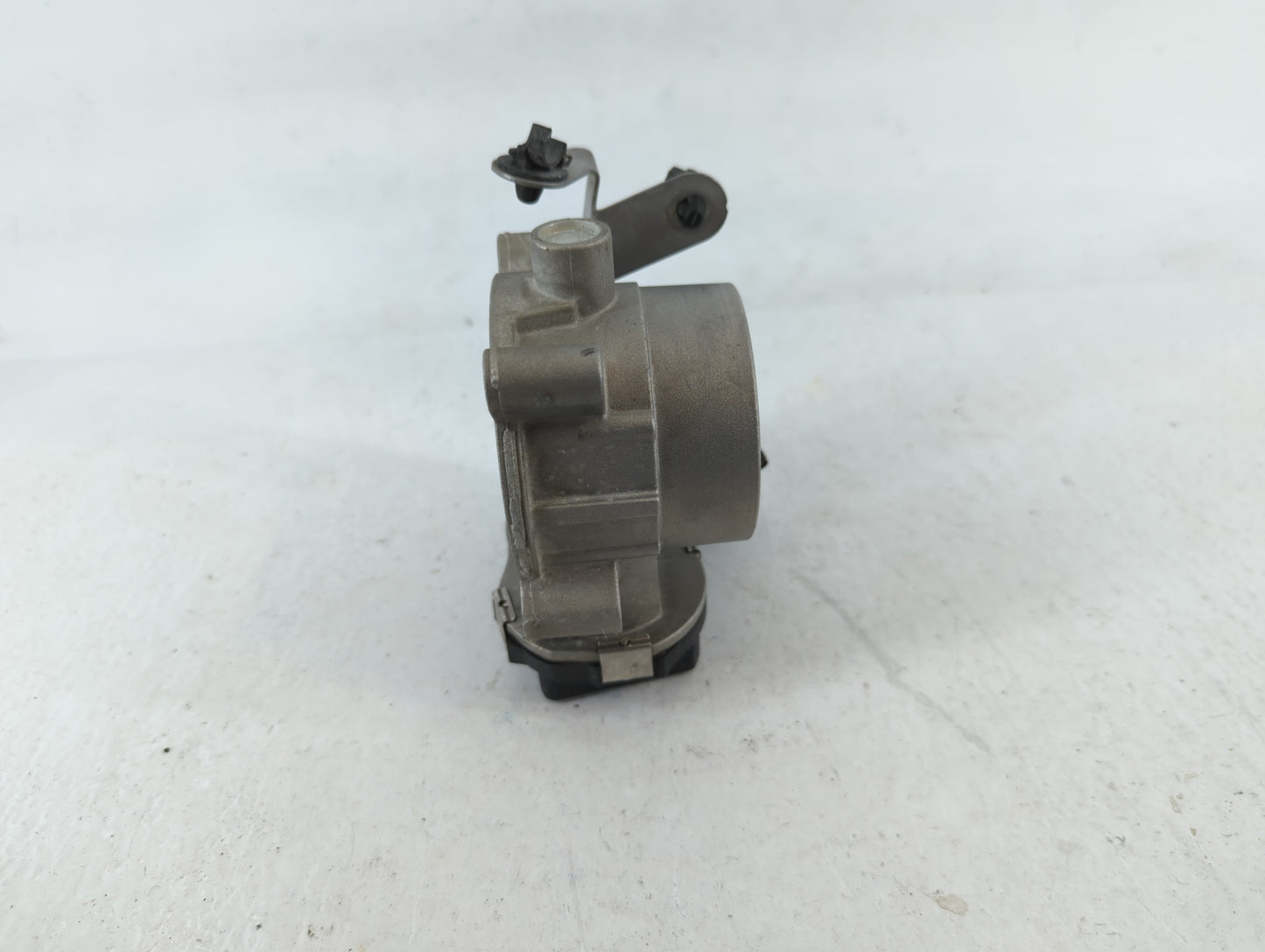 2015-2021 Jeep Renegade Throttle Body P/N:04891970AB Fits Fits 2014 2015 2016 2017 2018 2019 2020 2021 2022 OEM Used Auto Pa