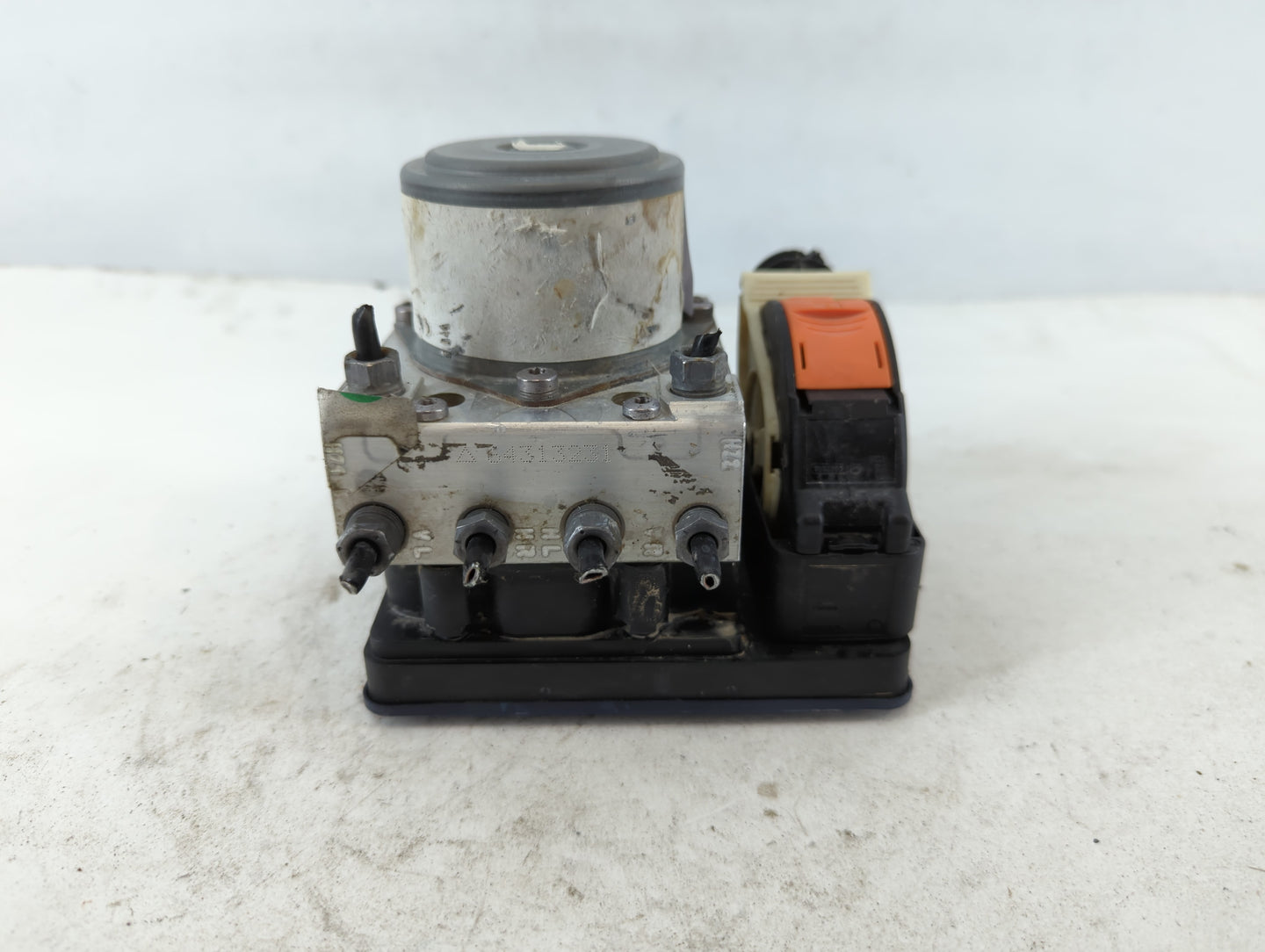 2015 Jeep Renegade ABS Pump Control Module Replacement P/N:51961947 18899713-A, 18899617 Fits OEM Used Auto Parts - Oemuseda