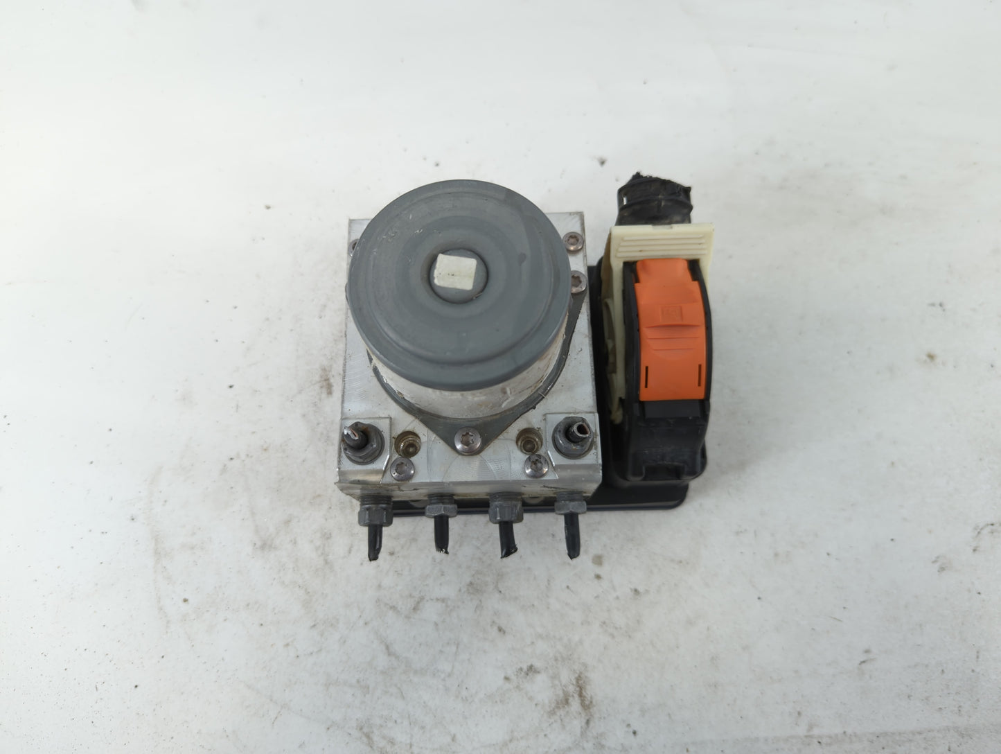 2015 Jeep Renegade ABS Pump Control Module Replacement P/N:51961947 18899713-A, 18899617 Fits OEM Used Auto Parts - Oemuseda