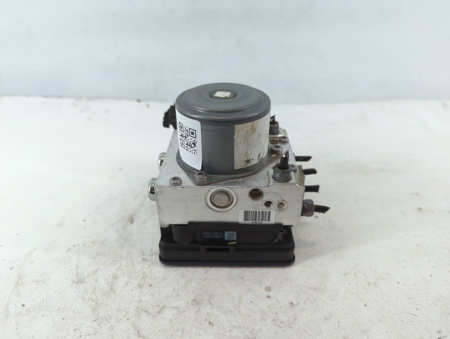 2015 Jeep Renegade ABS Pump Control Module Replacement P/N:51961947 18899713-A, 18899617 Fits OEM Used Auto Parts - Oemuseda
