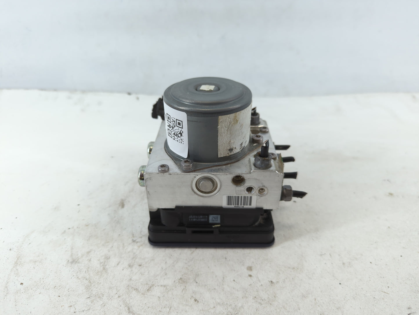 2015 Jeep Renegade ABS Pump Control Module Replacement P/N:51961947 18899713-A, 18899617 Fits OEM Used Auto Parts - Oemuseda