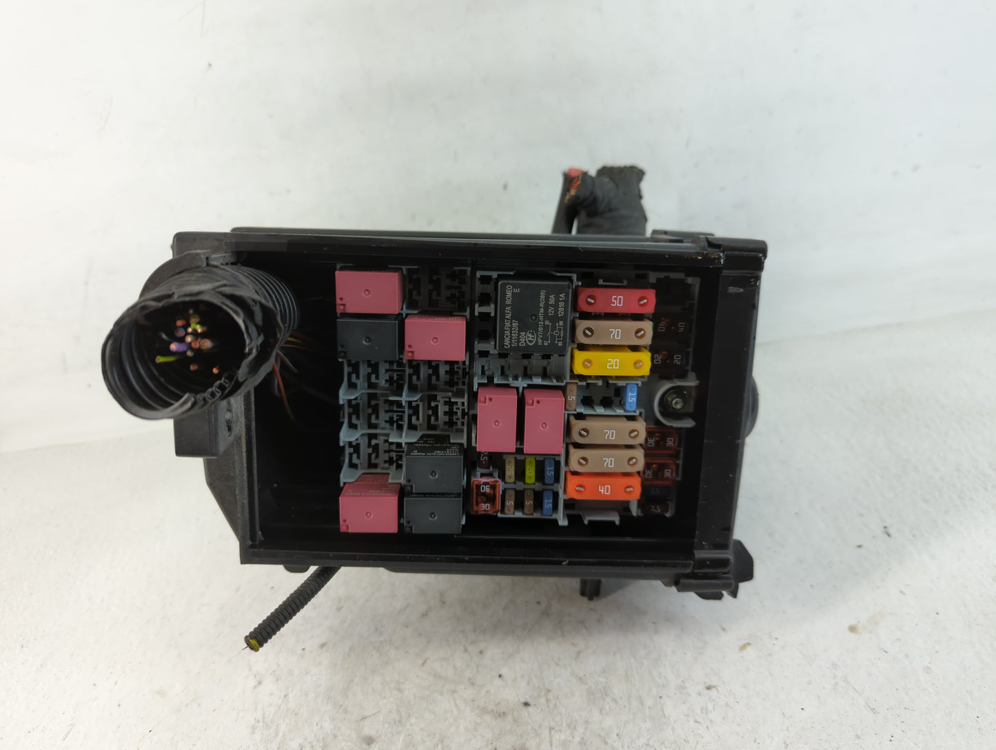 2015-2021 Jeep Renegade Fusebox Fuse Box Panel Relay Module P/N:1621281616 Fits Fits 2015 2016 2017 2018 2019 2020 2021 OEM 