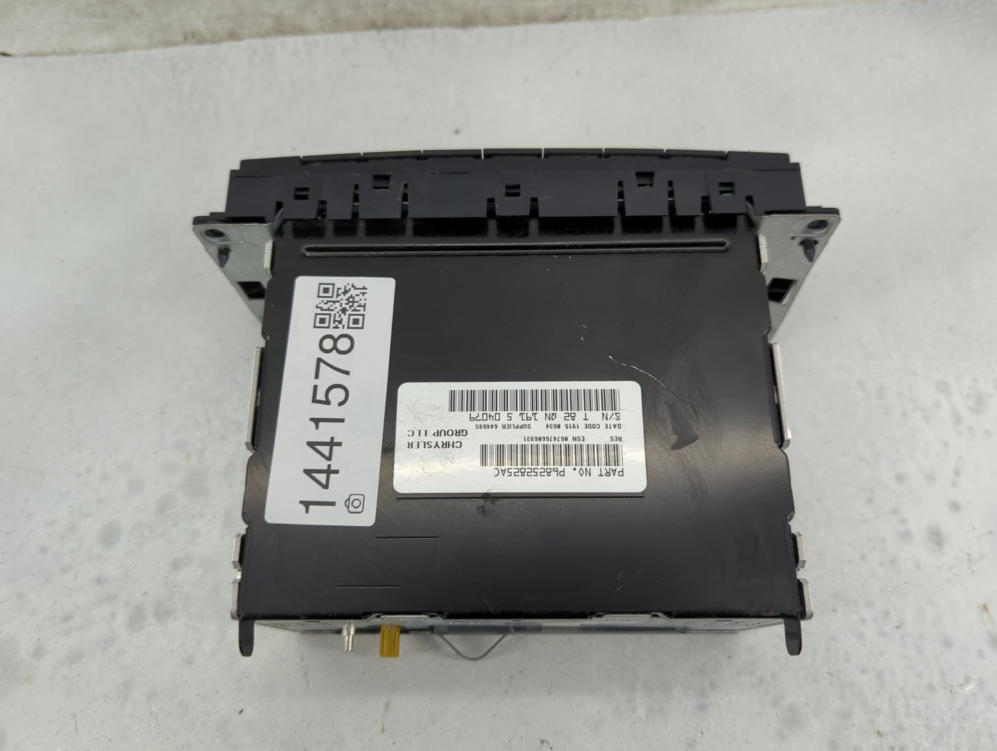 2015-2017 Jeep Wrangler Radio AM FM Cd Player Receiver Replacement P/N:P68252825AC SPNP68252825AC, FHS4KJ Fits Fits 2015 201