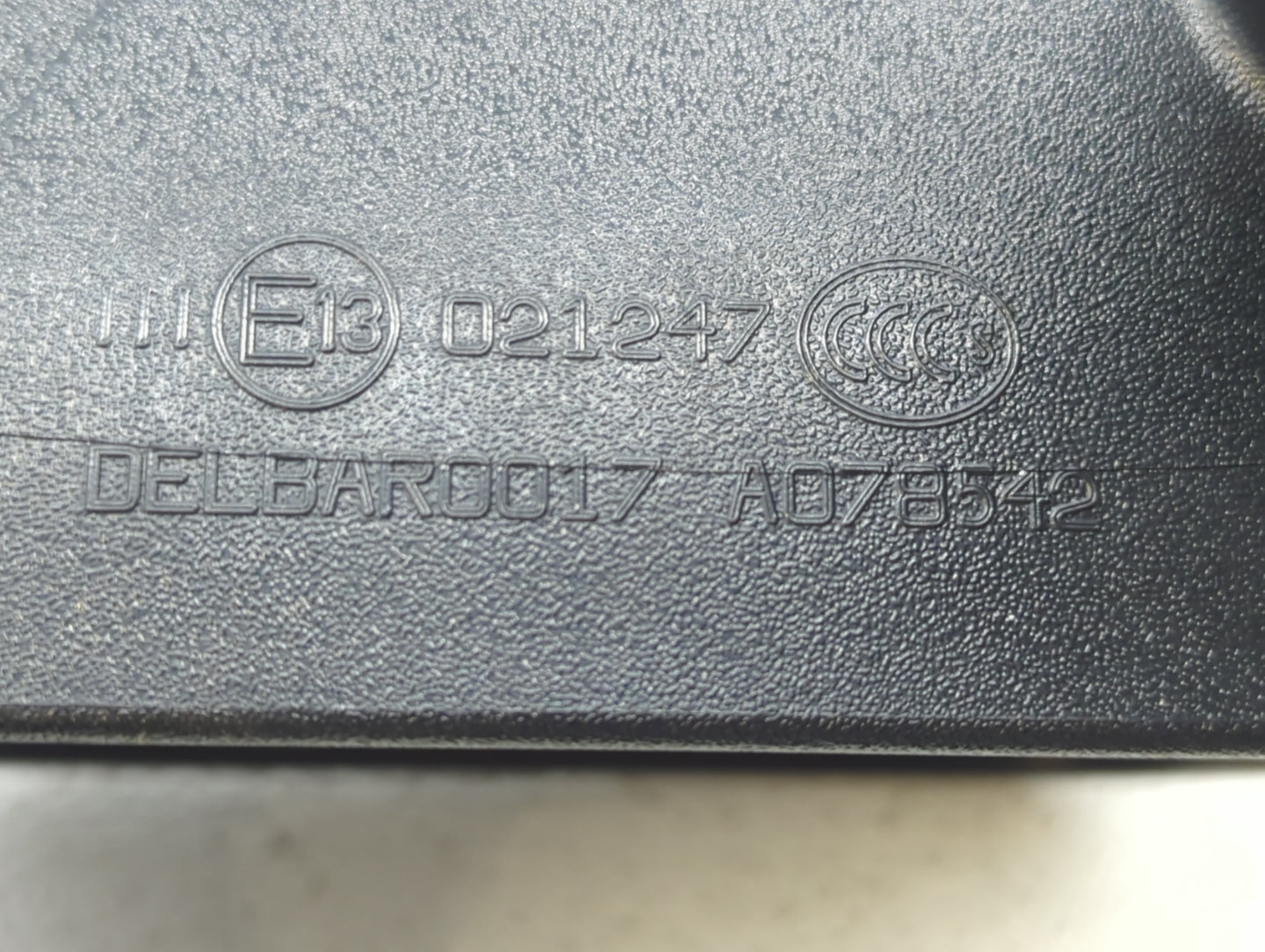 2015-2018 Jeep Wrangler Passenger Side View Mirror - Right Door Mirror OEM Used - Oemusedautoparts1.com