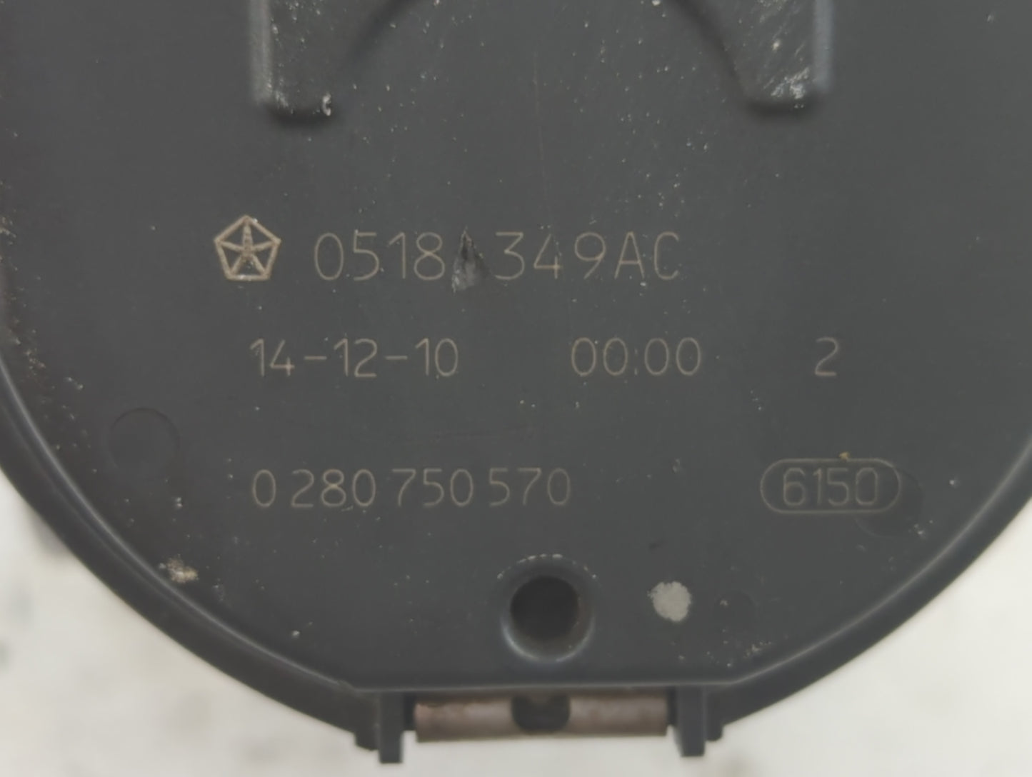 2012-2018 Jeep Wrangler Throttle Body P/N:0 280 750 570 05181349AC Fits OEM Used Auto Parts - Oemusedautoparts1.com