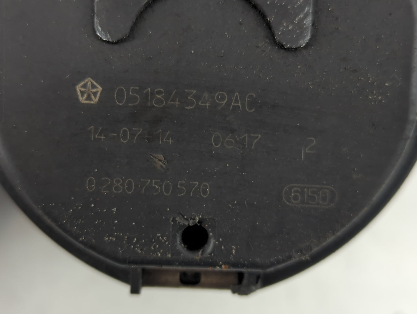 2012-2018 Jeep Wrangler Throttle Body P/N:05184349AC 0 280 750 570 Fits OEM Used Auto Parts - Oemusedautoparts1.com