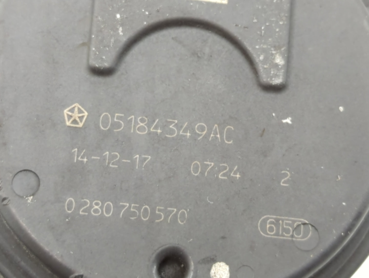 2012-2018 Jeep Wrangler Throttle Body P/N:0 280 750 570 05184349AC Fits OEM Used Auto Parts - Oemusedautoparts1.com