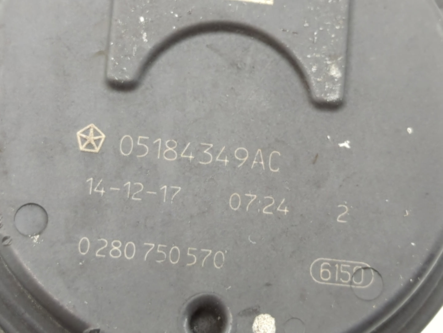 2012-2018 Jeep Wrangler Throttle Body P/N:0 280 750 570 05184349AC Fits OEM Used Auto Parts - Oemusedautoparts1.com