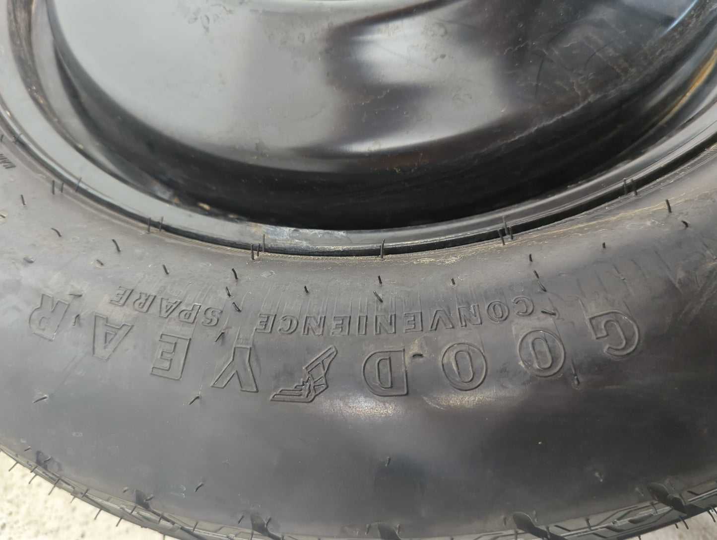 2015 Jeep Cherokee Cherok Spare Donut Tire Wheel Rim Oem - Oemusedautoparts1.com