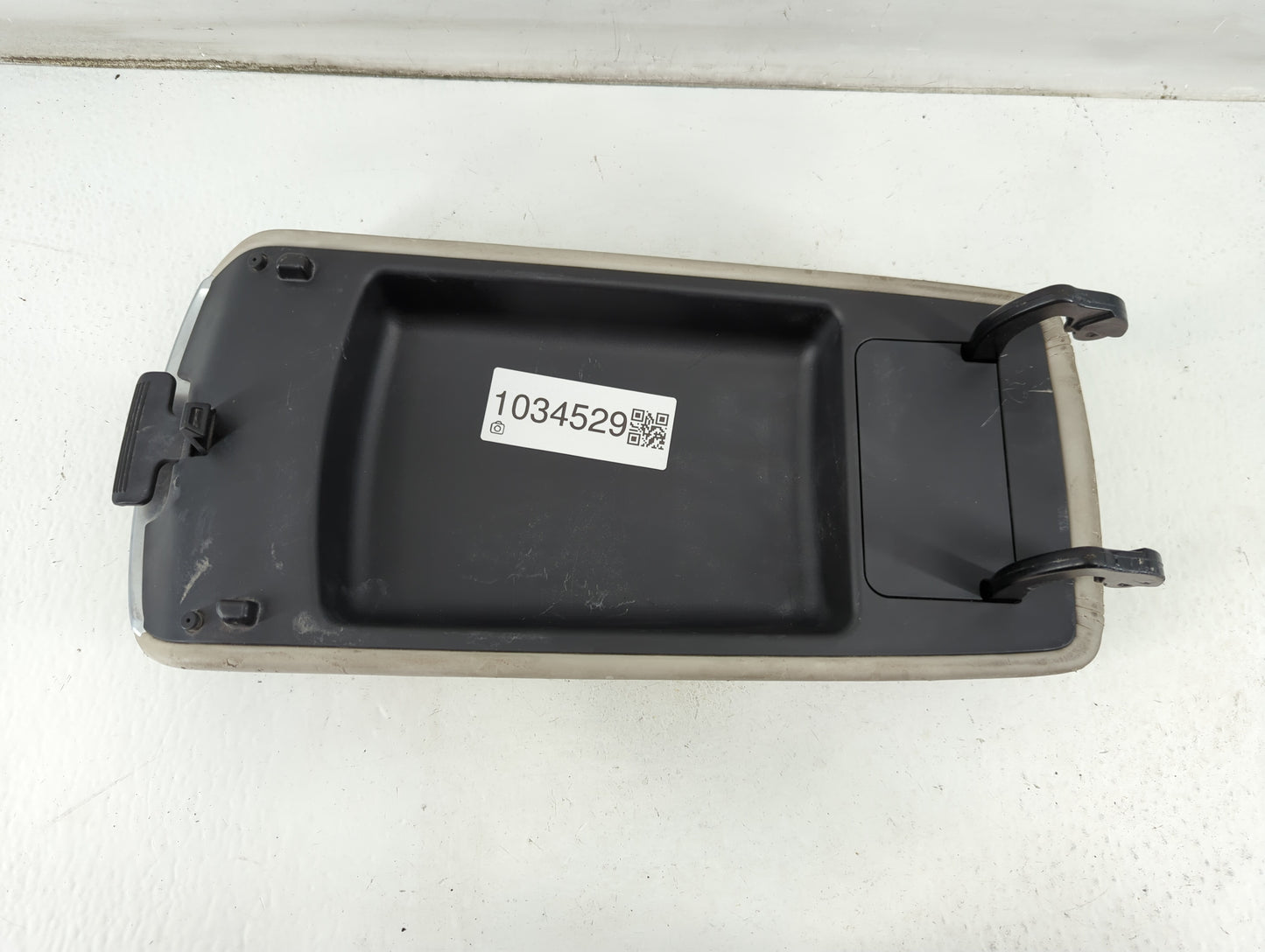 2015 Kia Cadenza Center Console Armrest Cover Lid Fits OEM Used Auto Parts - Oemusedautoparts1.com
