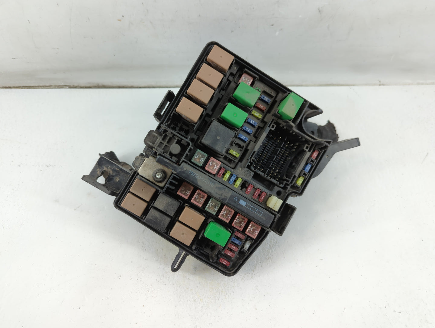 2015-2016 Kia Cadenza Fusebox Fuse Box Panel Relay Module P/N:141122 1445 Fits Fits 2015 2016 OEM Used Auto Parts - Oemuseda