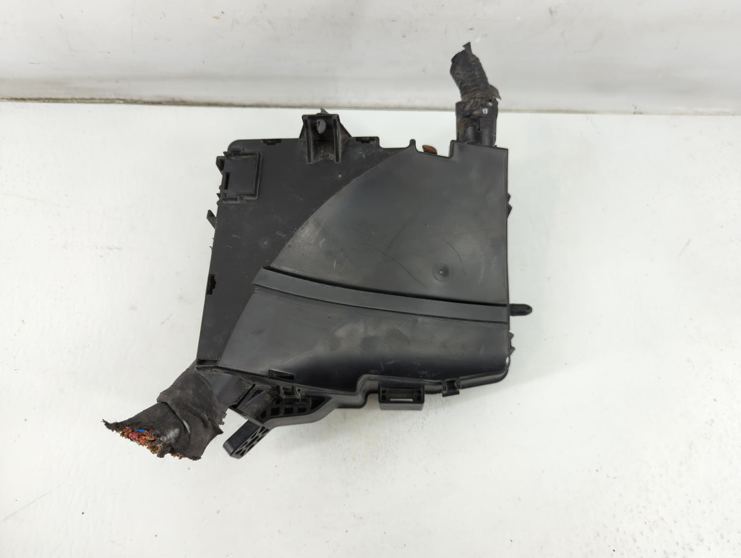 2015-2016 Kia Cadenza Fusebox Fuse Box Panel Relay Module P/N:141122 1445 Fits Fits 2015 2016 OEM Used Auto Parts - Oemuseda