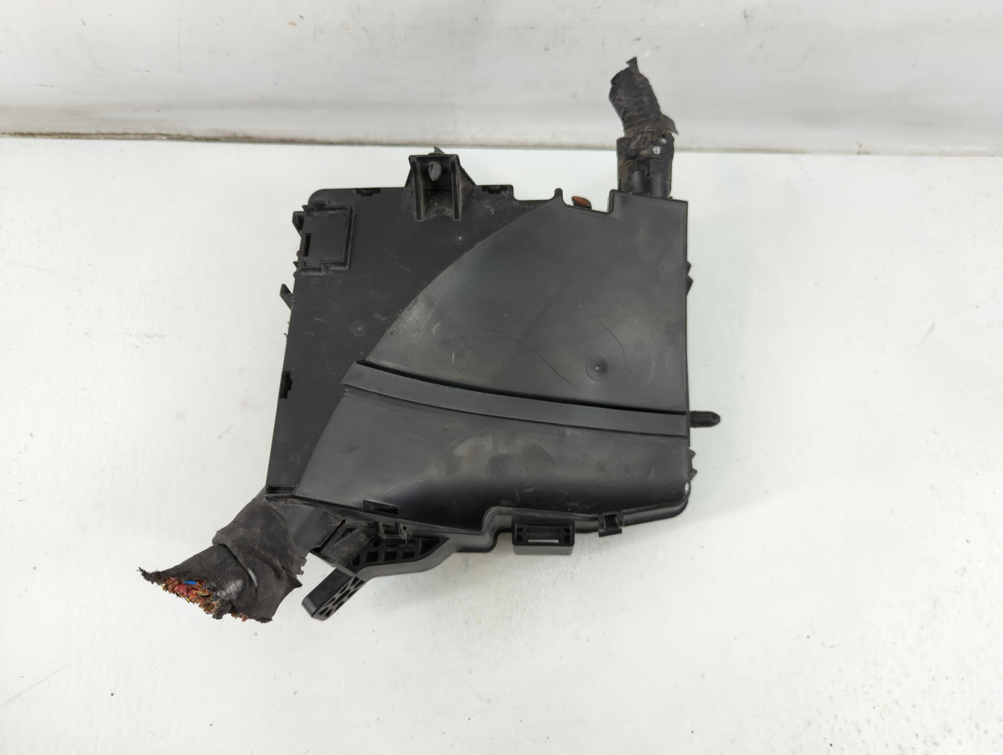 2015-2016 Kia Cadenza Fusebox Fuse Box Panel Relay Module P/N:141122 1445 Fits Fits 2015 2016 OEM Used Auto Parts - Oemuseda