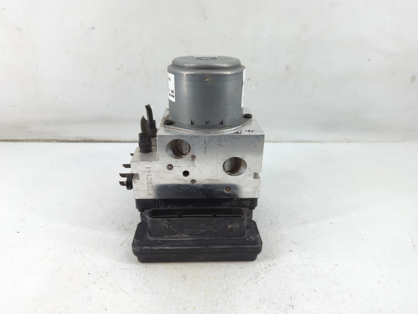 2014-2016 Kia Cadenza ABS Pump Control Module Replacement P/N:58920-3R970 Fits Fits 2014 2015 2016 OEM Used Auto Parts - Oem