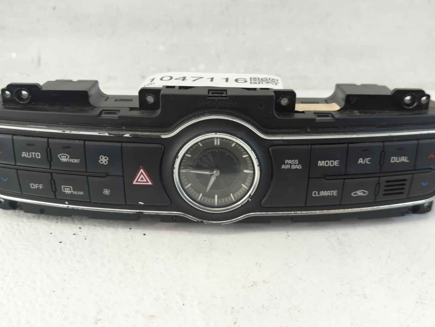 2014-2016 Kia Cadenza Climate Control Module Temperature AC/Heater Replacement P/N:972503RGK0 Fits Fits 2014 2015 2016 OEM U